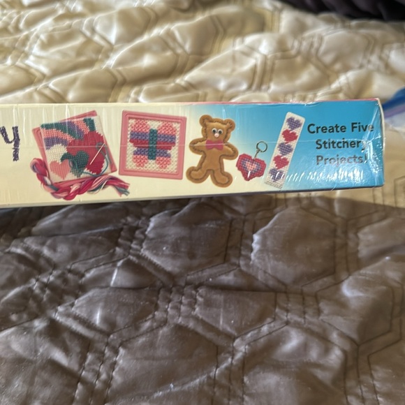 Beginner stitchery set - Picture 2 of 4